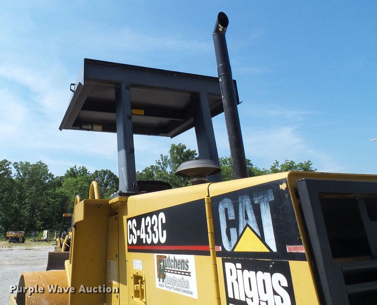 image for item DB2216 2001 Caterpillar CS-433C single drum vibratory roller