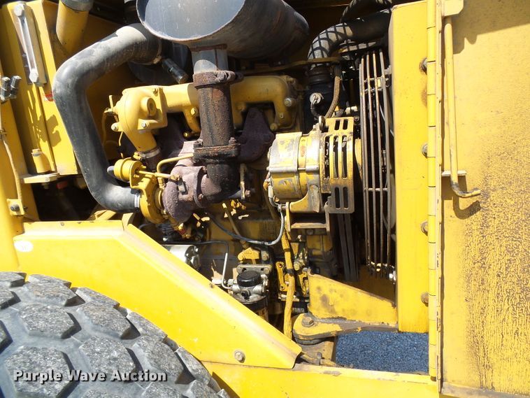 image for item DB2216 2001 Caterpillar CS-433C single drum vibratory roller