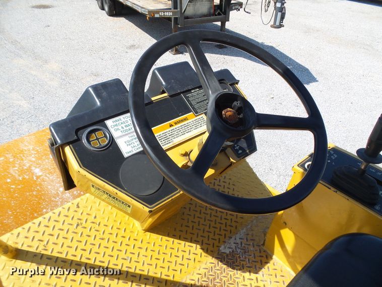 image for item DB2216 2001 Caterpillar CS-433C single drum vibratory roller