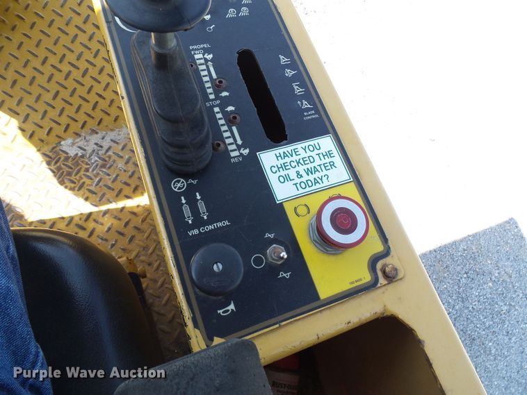 image for item DB2216 2001 Caterpillar CS-433C single drum vibratory roller