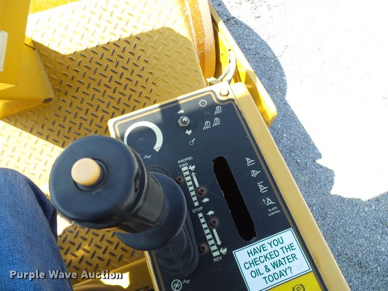 image for item DB2216 2001 Caterpillar CS-433C single drum vibratory roller