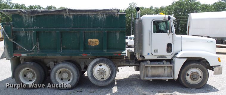 image for item DB2217 1995 Freightliner FLD dump truck