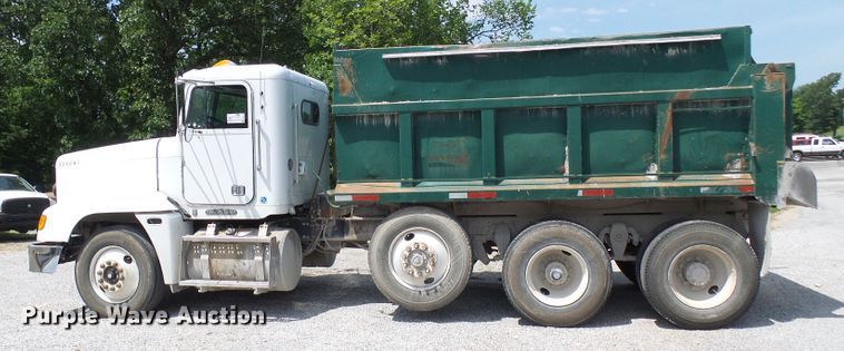 image for item DB2217 1995 Freightliner FLD dump truck