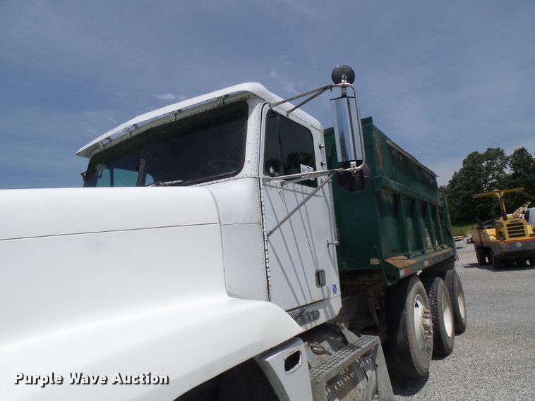 image for item DB2217 1995 Freightliner FLD dump truck