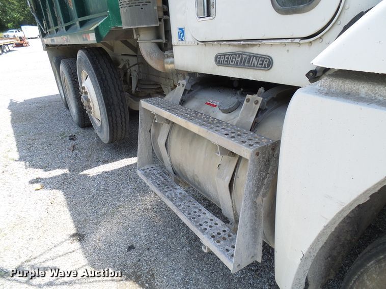 image for item DB2217 1995 Freightliner FLD dump truck