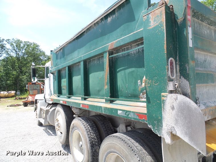 image for item DB2217 1995 Freightliner FLD dump truck