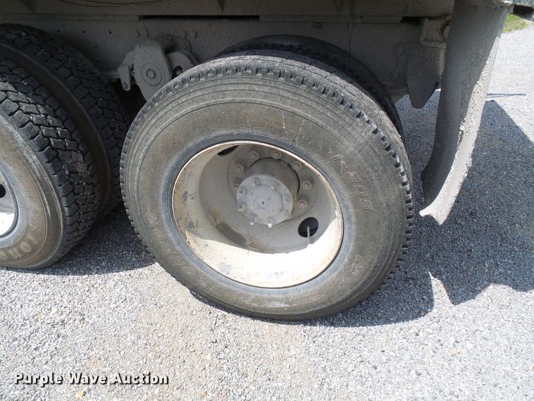 image for item DB2217 1995 Freightliner FLD dump truck