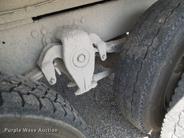 image for item DB2217 1995 Freightliner FLD dump truck