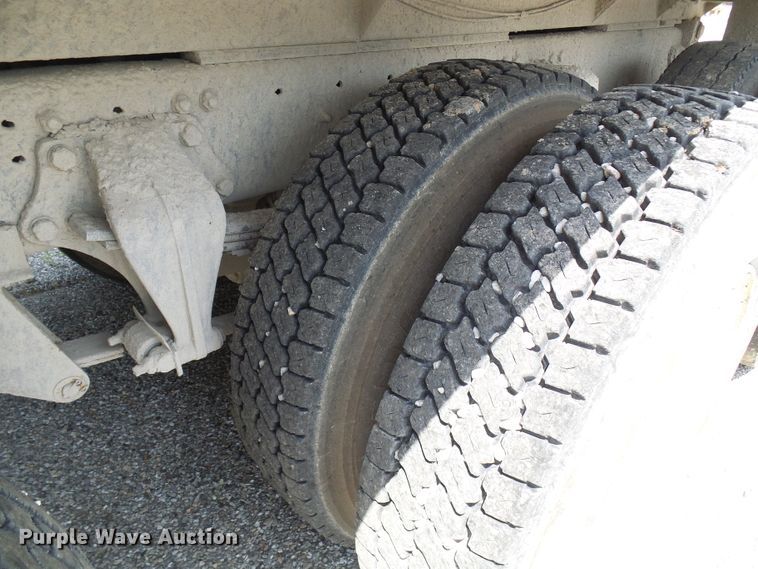 image for item DB2217 1995 Freightliner FLD dump truck