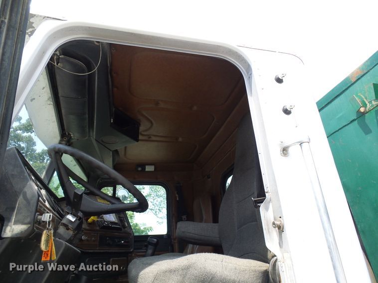 image for item DB2217 1995 Freightliner FLD dump truck