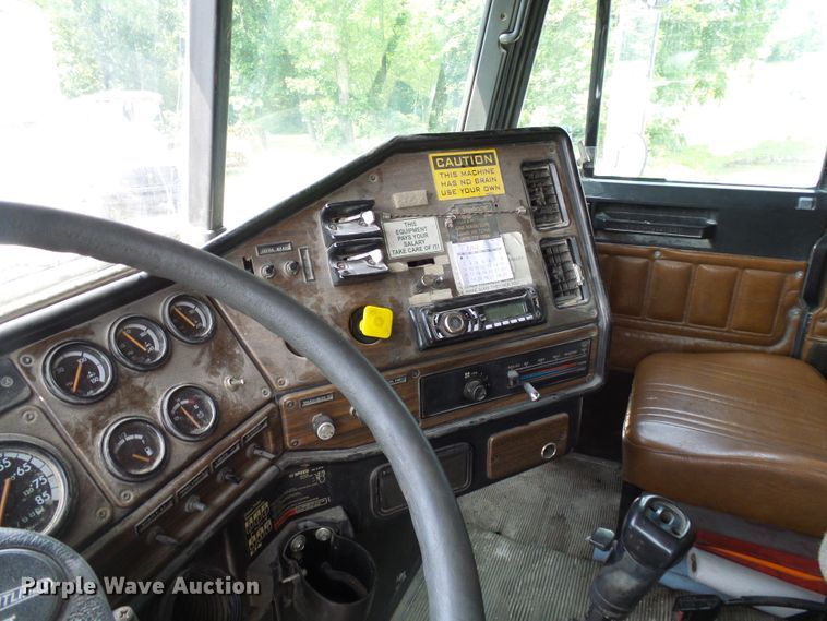 image for item DB2217 1995 Freightliner FLD dump truck