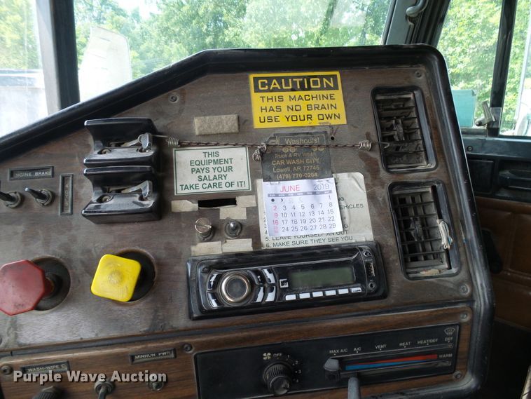 image for item DB2217 1995 Freightliner FLD dump truck