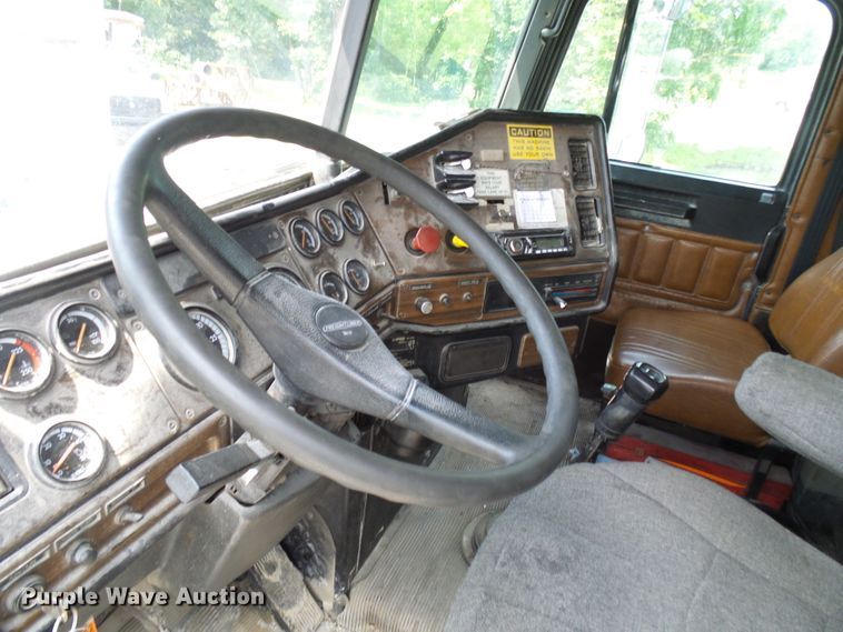 image for item DB2217 1995 Freightliner FLD dump truck