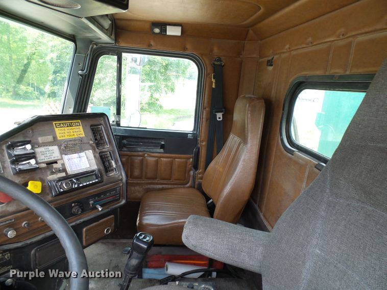 image for item DB2217 1995 Freightliner FLD dump truck