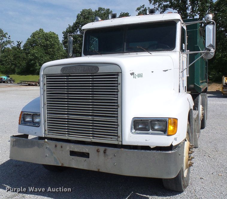 image for item DB2220 1993 Freightliner FLD dump truck