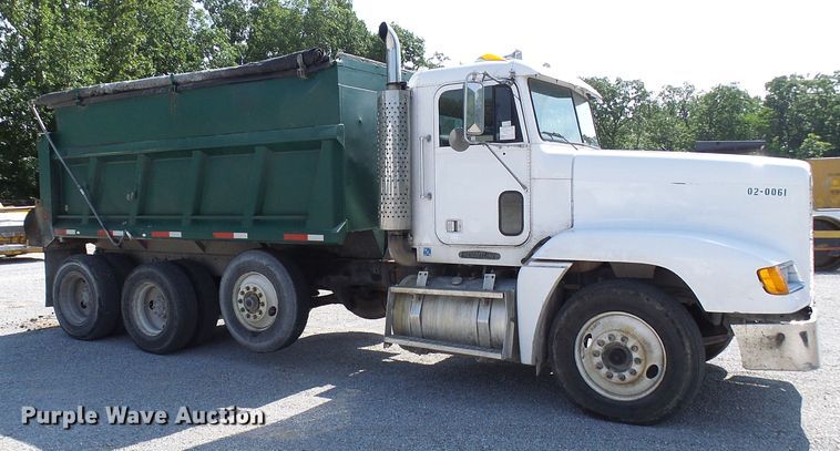 image for item DB2220 1993 Freightliner FLD dump truck