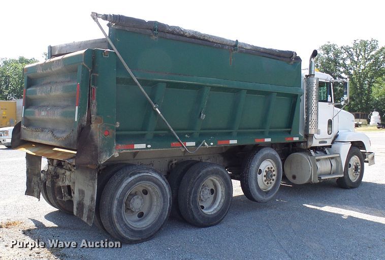 image for item DB2220 1993 Freightliner FLD dump truck