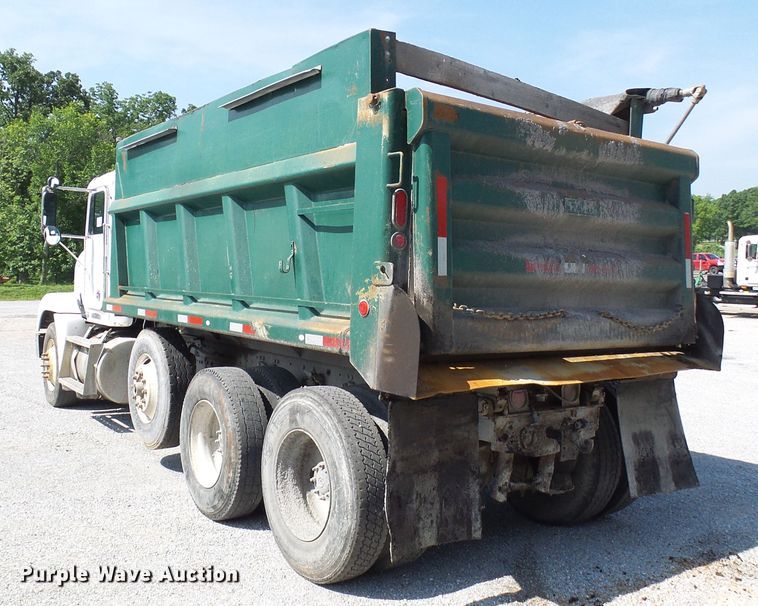 image for item DB2220 1993 Freightliner FLD dump truck