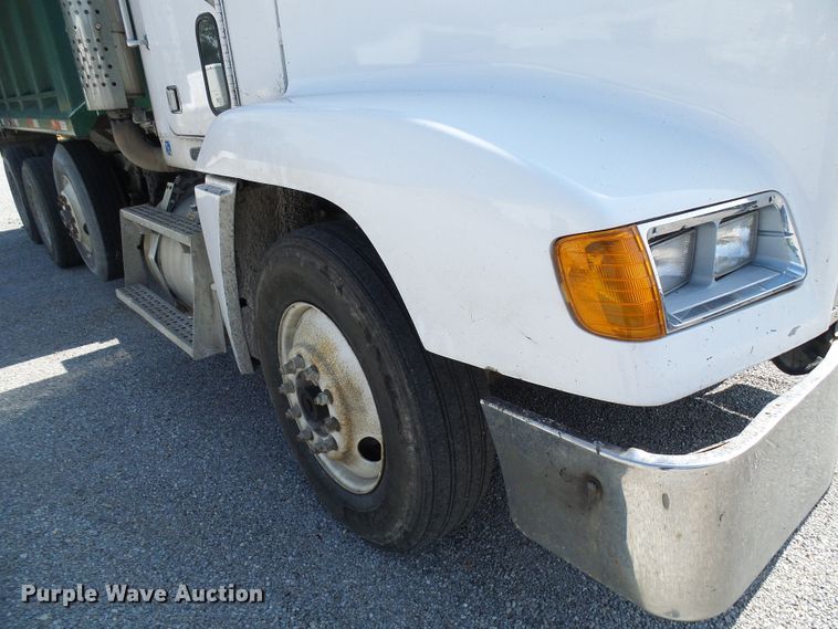 image for item DB2220 1993 Freightliner FLD dump truck