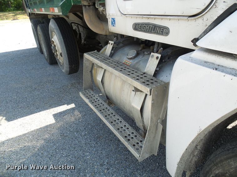 image for item DB2220 1993 Freightliner FLD dump truck