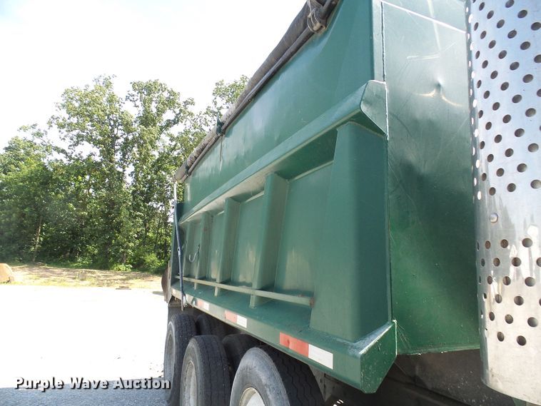 image for item DB2220 1993 Freightliner FLD dump truck