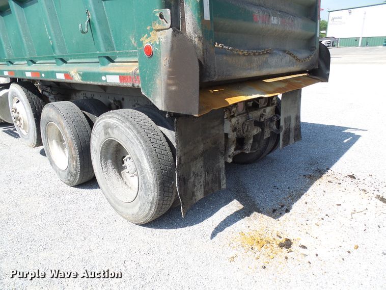 image for item DB2220 1993 Freightliner FLD dump truck