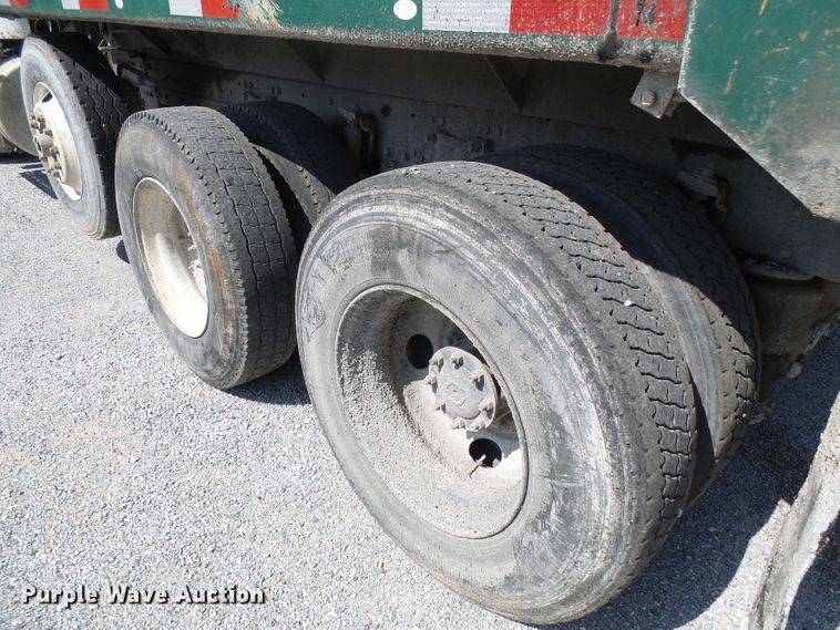 image for item DB2220 1993 Freightliner FLD dump truck