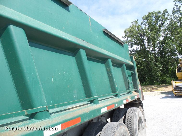 image for item DB2220 1993 Freightliner FLD dump truck