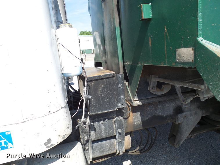 image for item DB2220 1993 Freightliner FLD dump truck