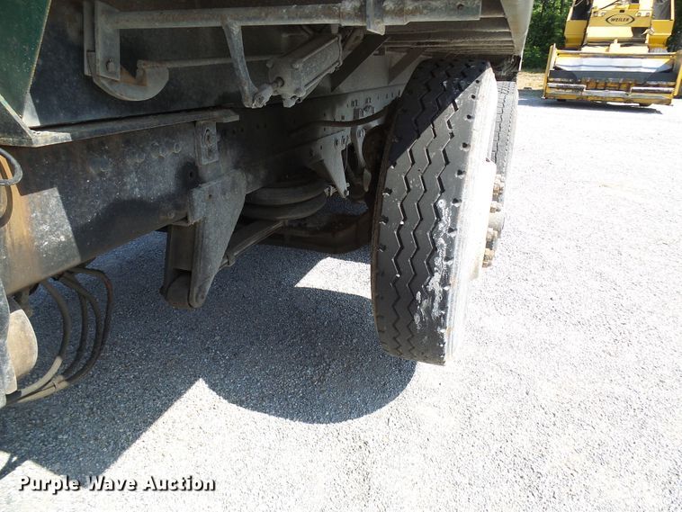 image for item DB2220 1993 Freightliner FLD dump truck