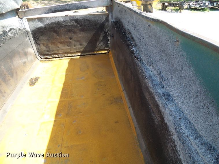 image for item DB2220 1993 Freightliner FLD dump truck