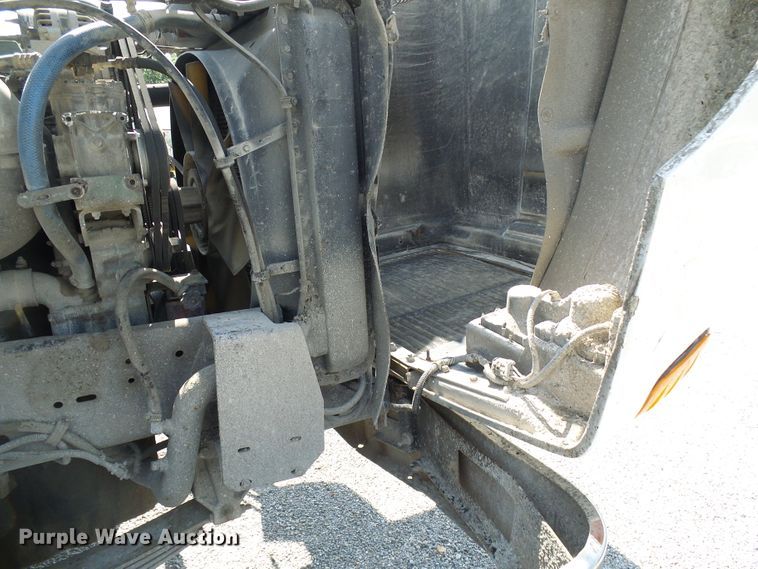 image for item DB2220 1993 Freightliner FLD dump truck