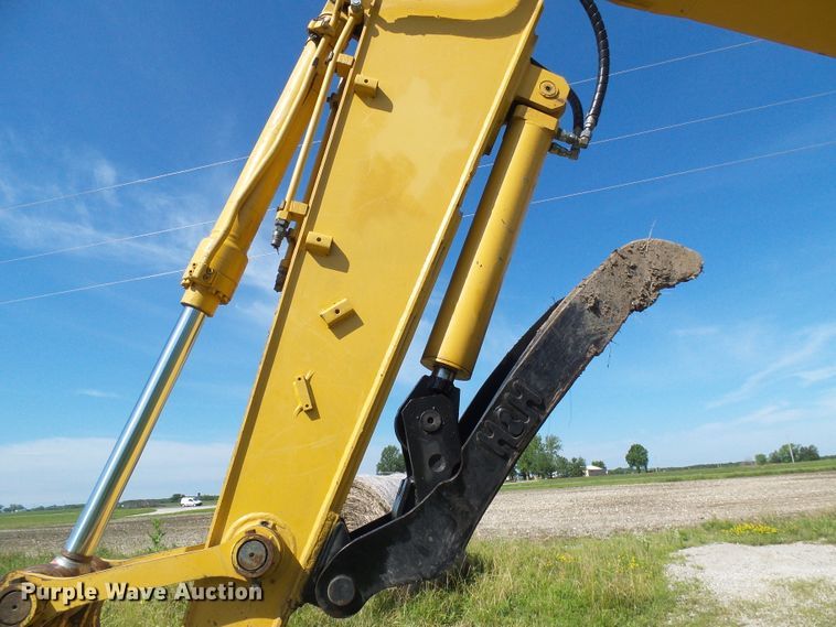 image for item DB2226 2003 John Deere 160C LC excavator