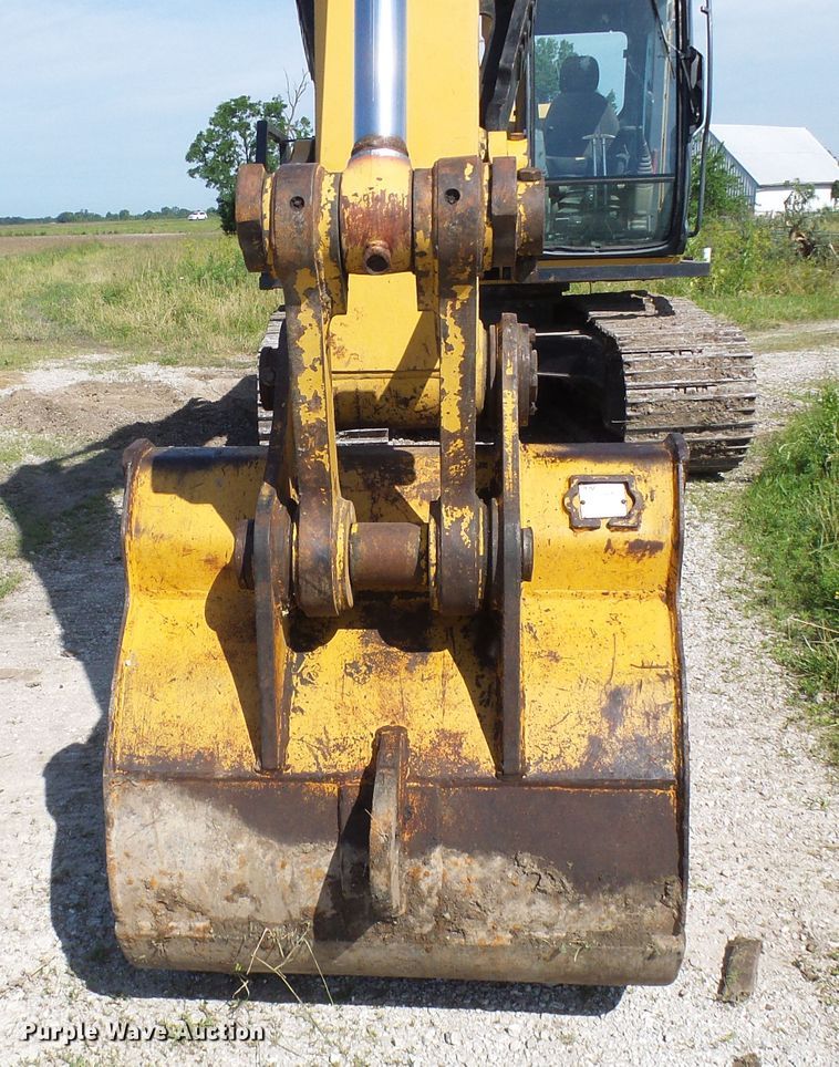 image for item DB2226 2003 John Deere 160C LC excavator