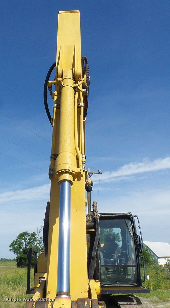 image for item DB2226 2003 John Deere 160C LC excavator