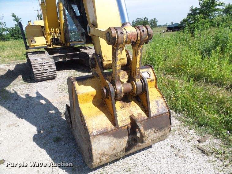 image for item DB2226 2003 John Deere 160C LC excavator