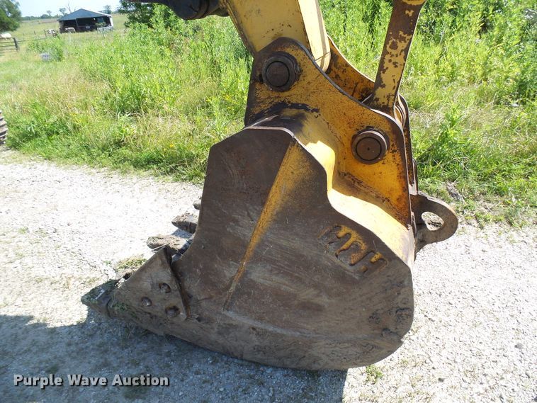 image for item DB2226 2003 John Deere 160C LC excavator