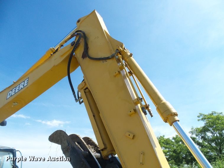 image for item DB2226 2003 John Deere 160C LC excavator