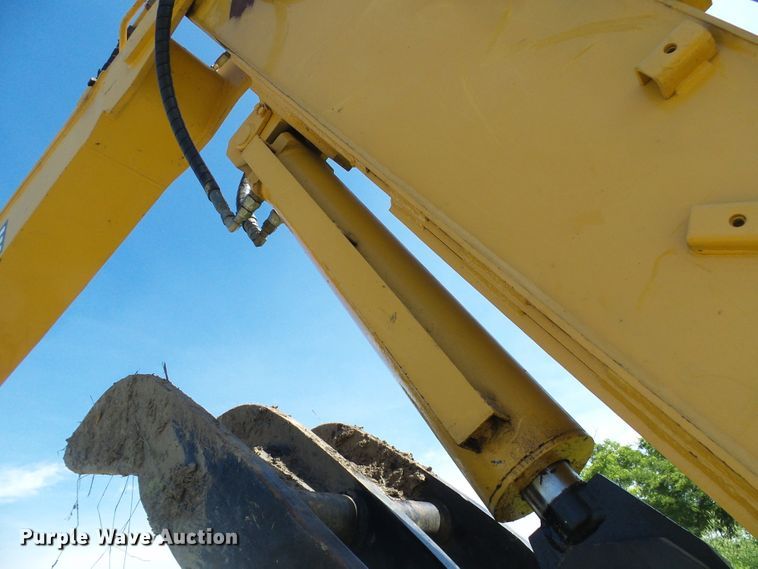 image for item DB2226 2003 John Deere 160C LC excavator