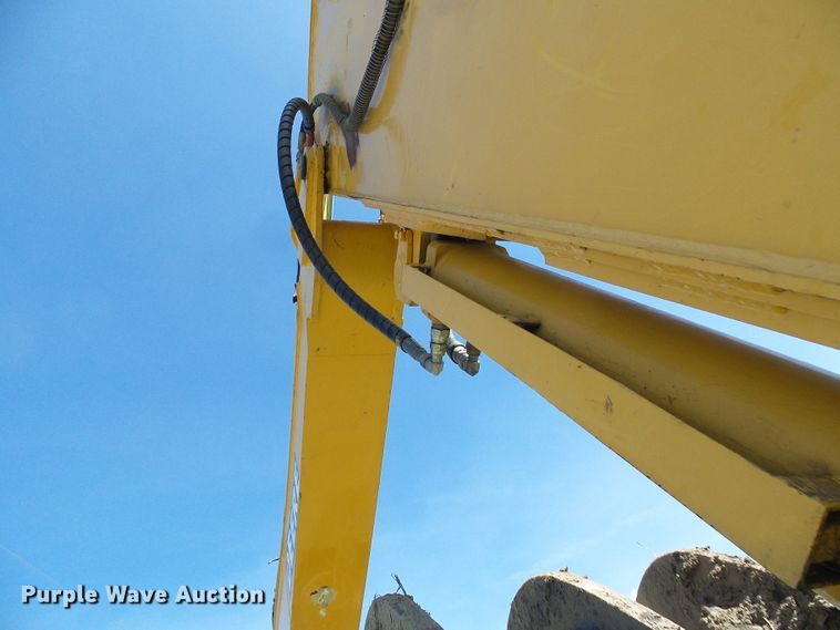 image for item DB2226 2003 John Deere 160C LC excavator