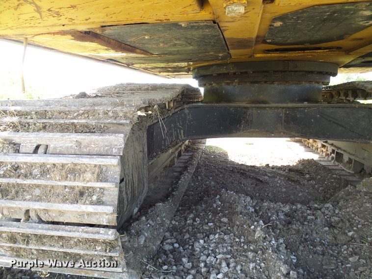 image for item DB2226 2003 John Deere 160C LC excavator