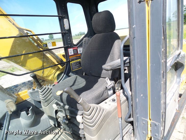 image for item DB2226 2003 John Deere 160C LC excavator