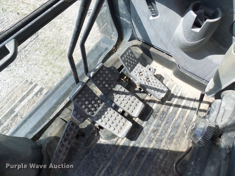 image for item DB2226 2003 John Deere 160C LC excavator