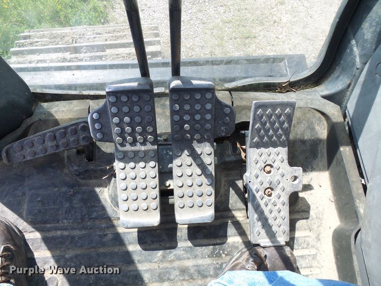 image for item DB2226 2003 John Deere 160C LC excavator