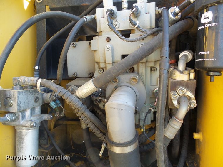 image for item DB2226 2003 John Deere 160C LC excavator