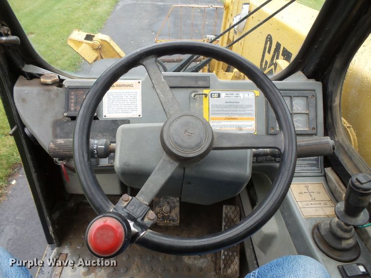 image for item DC4530 1996 Caterpillar TH83 telehandler