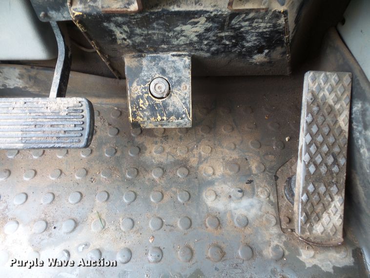 image for item DC4530 1996 Caterpillar TH83 telehandler