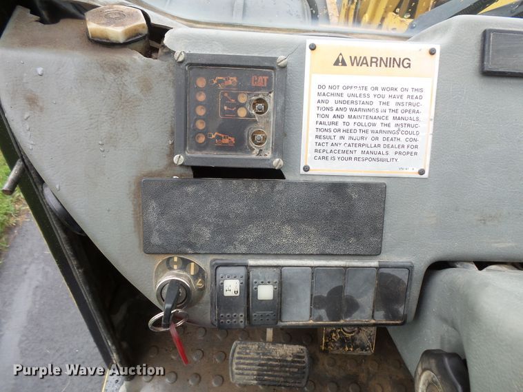 image for item DC4530 1996 Caterpillar TH83 telehandler