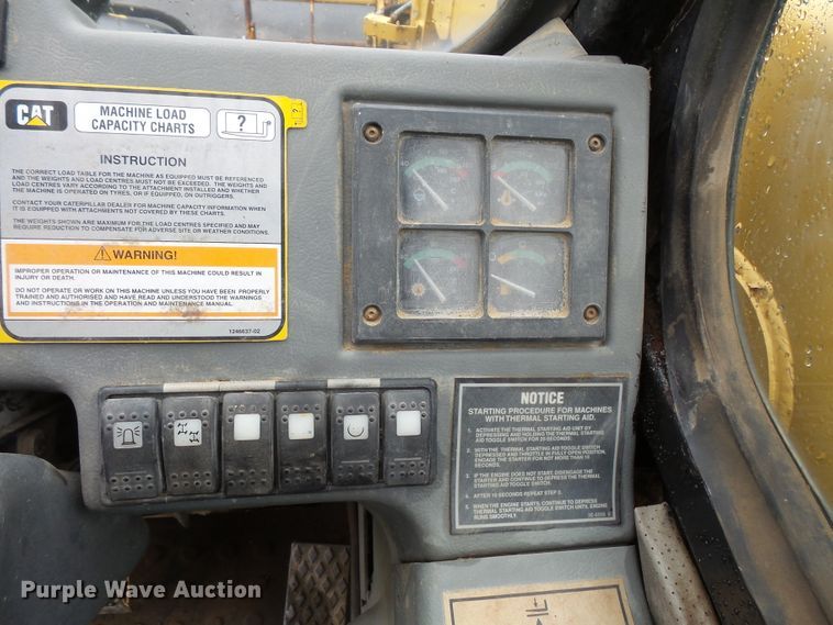 image for item DC4530 1996 Caterpillar TH83 telehandler