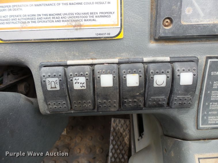 image for item DC4530 1996 Caterpillar TH83 telehandler